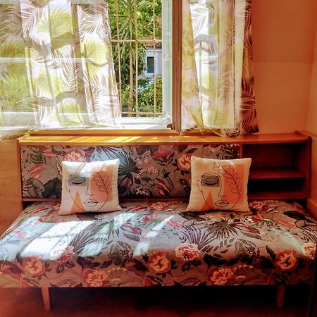 Era Echoes - Preserved Historical Apartment Тирана Екстериор снимка