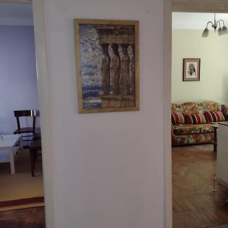 Era Echoes - Preserved Historical Apartment Тирана Екстериор снимка
