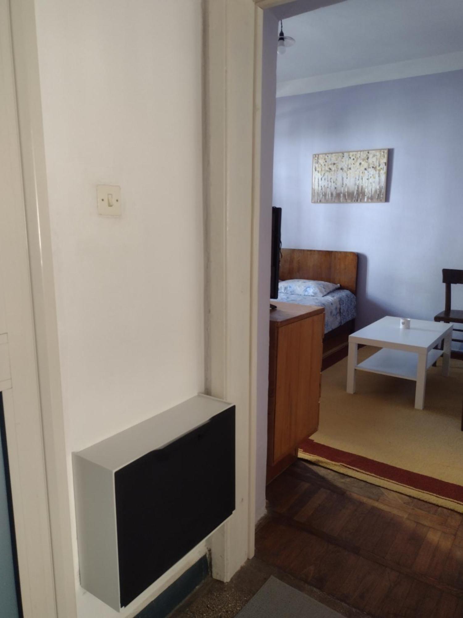 Era Echoes - Preserved Historical Apartment Тирана Екстериор снимка