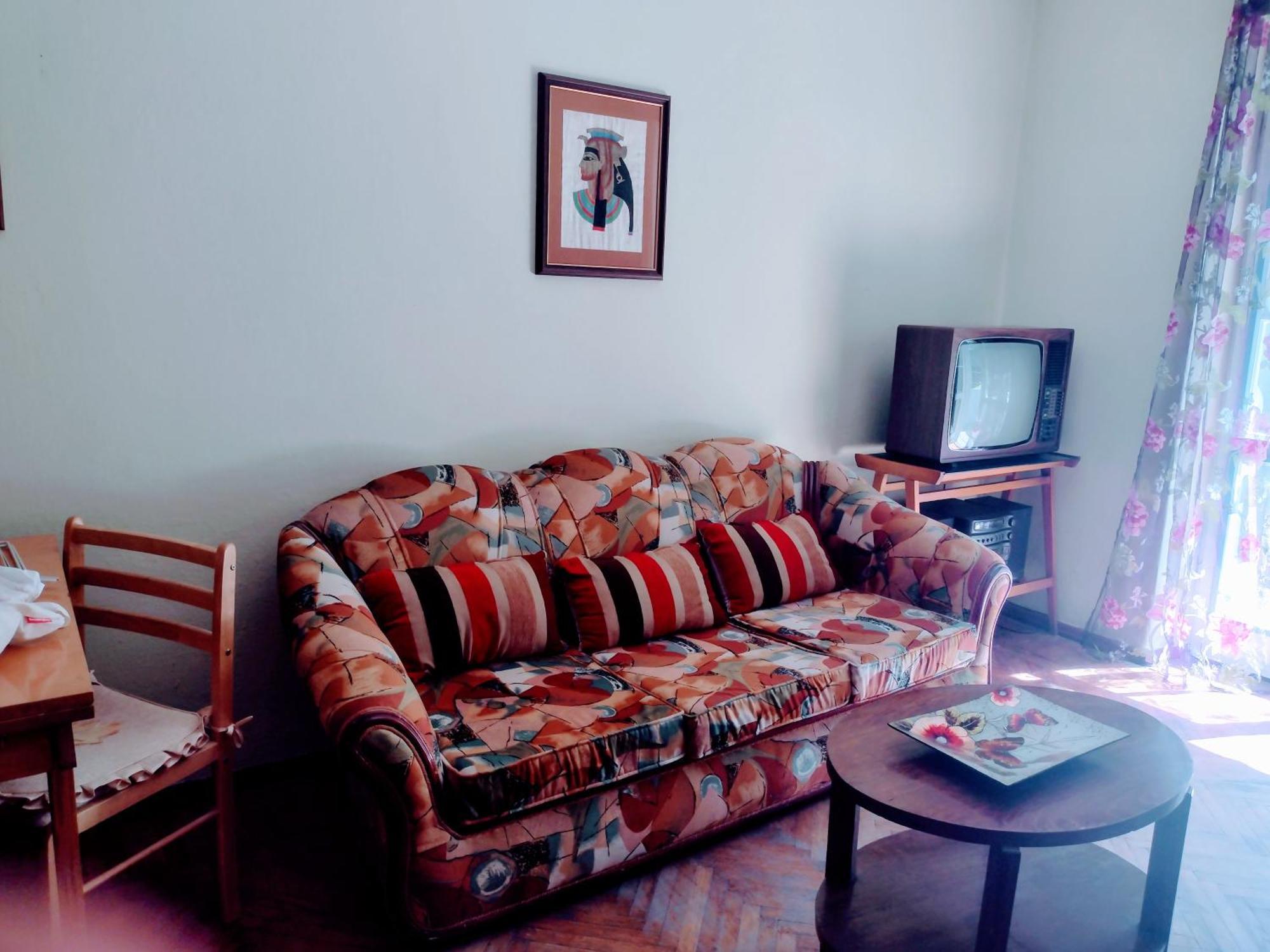 Era Echoes - Preserved Historical Apartment Тирана Екстериор снимка