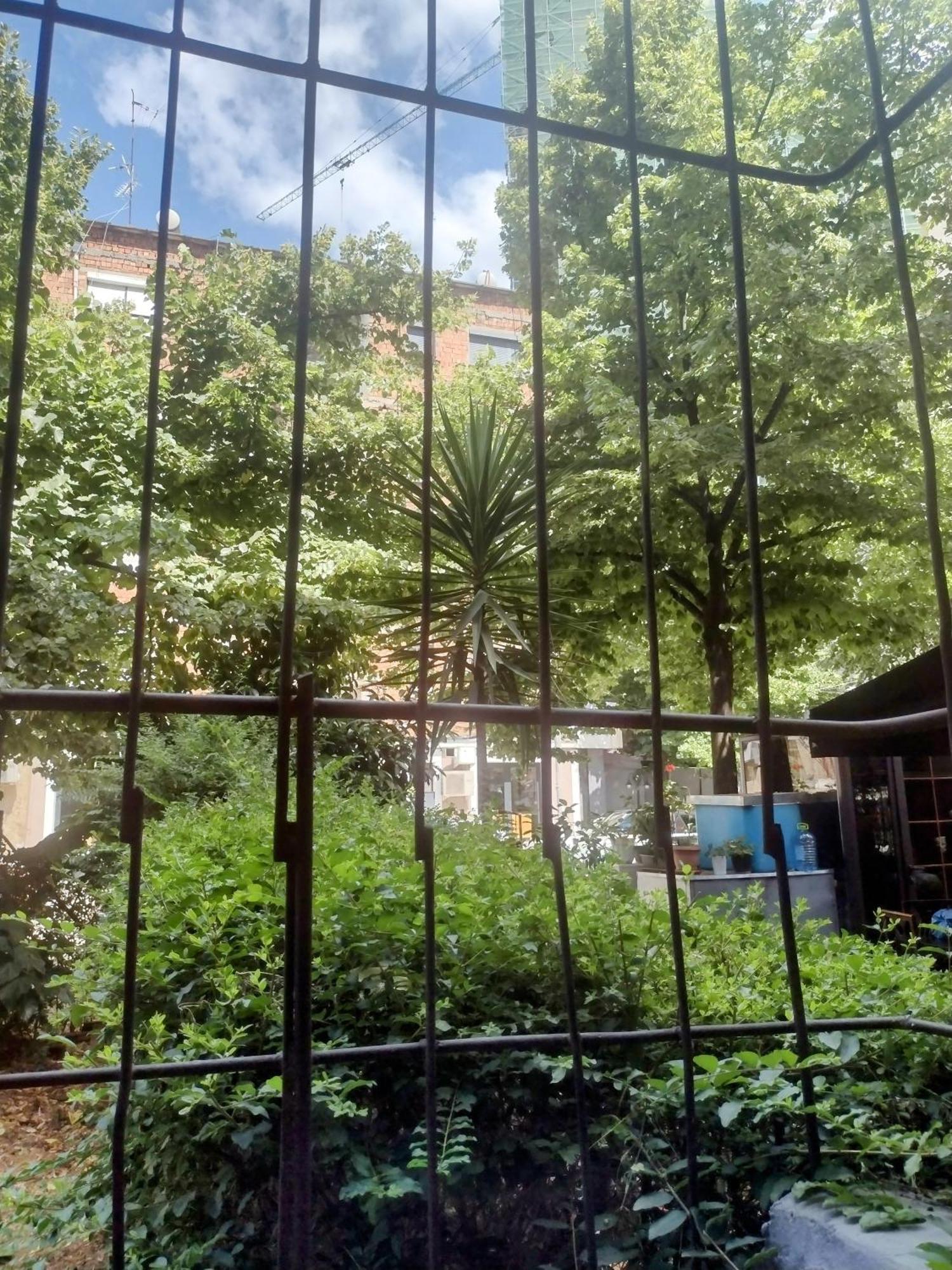Era Echoes - Preserved Historical Apartment Тирана Екстериор снимка