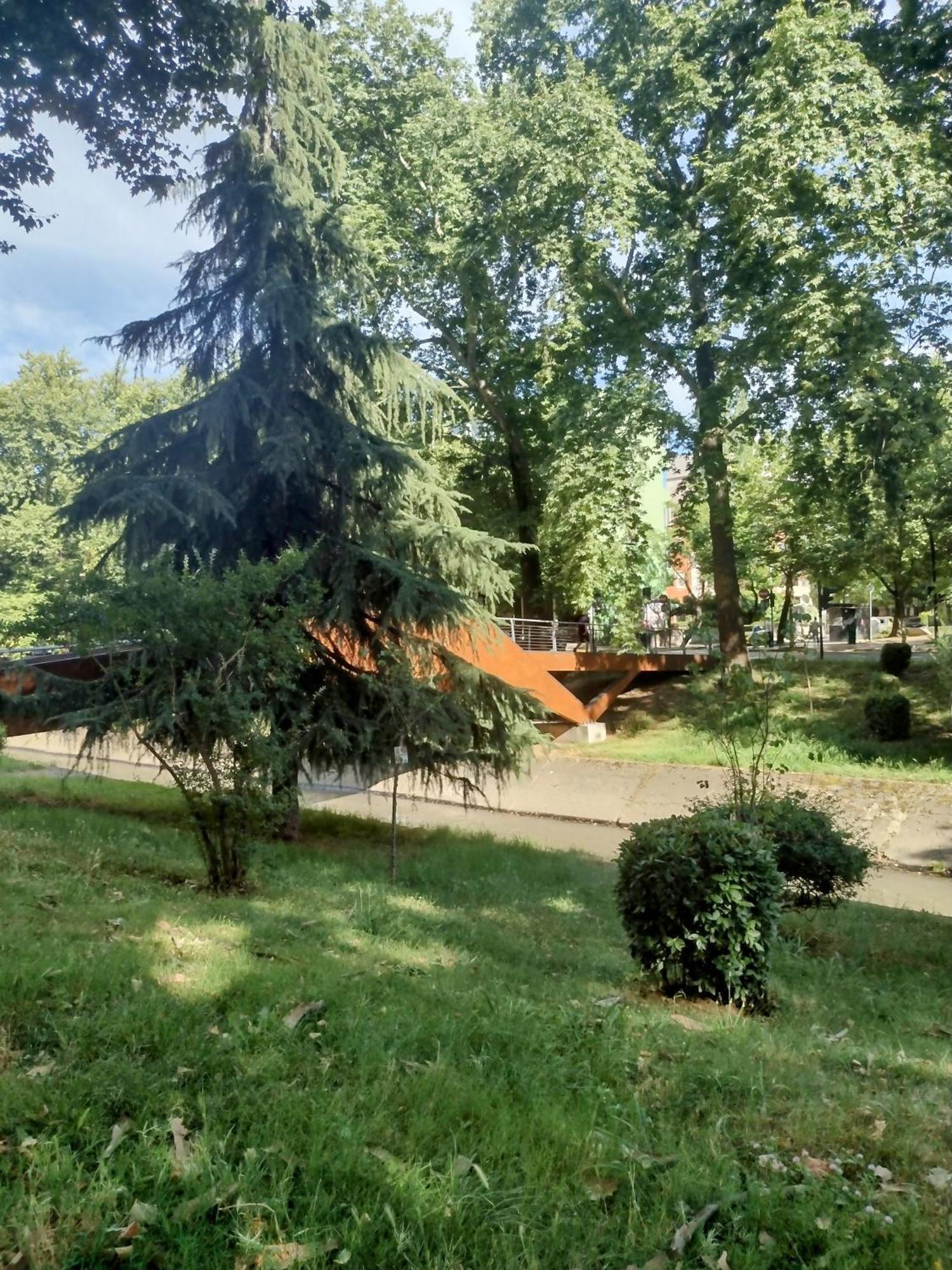 Era Echoes - Preserved Historical Apartment Тирана Екстериор снимка